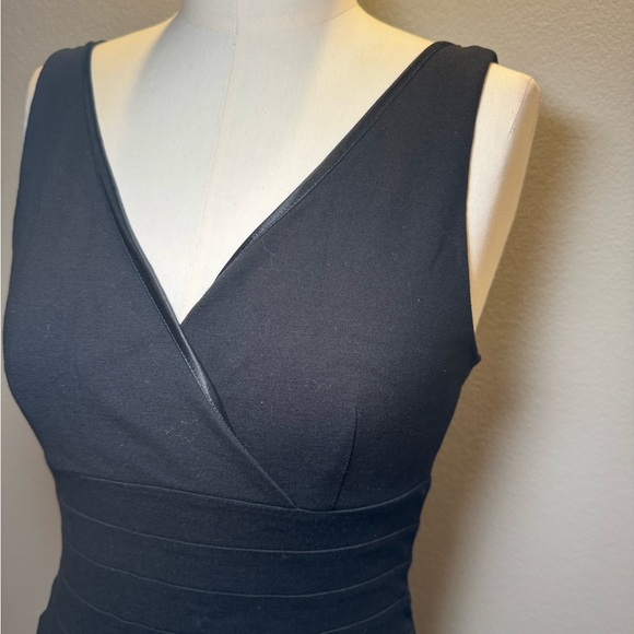 🖤EXPRESS BLACK BODY CON DRESS🖤 - Picture 4 of 6